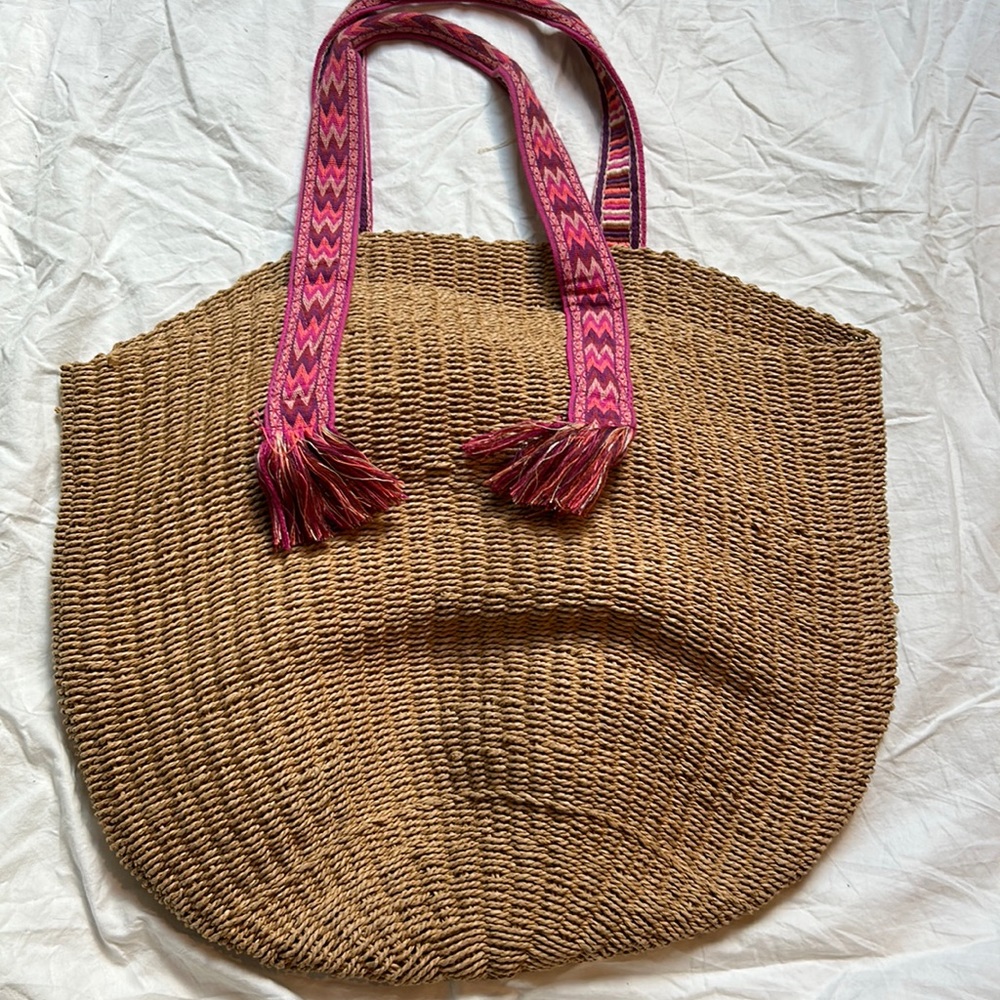 Gap large beachy straw bag with tasseled woven handles